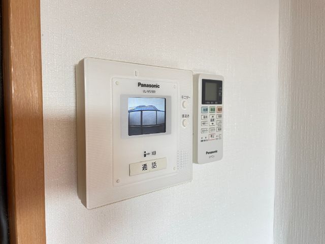 ����10