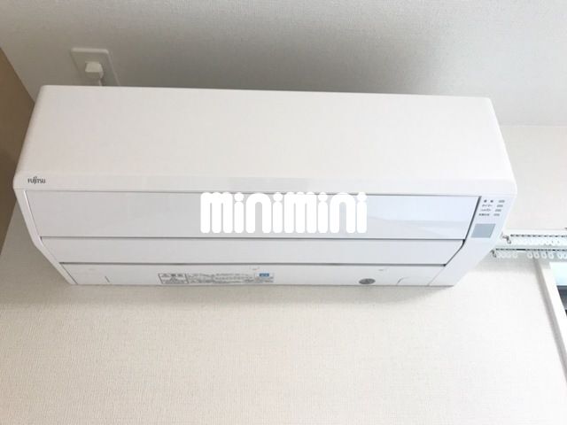 ����17