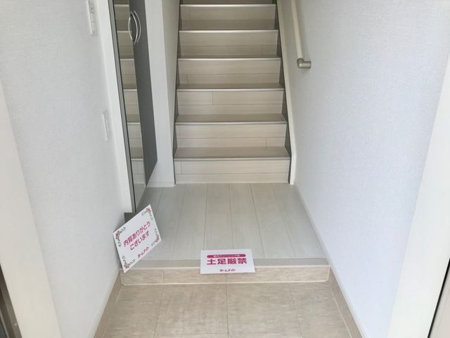 ����8