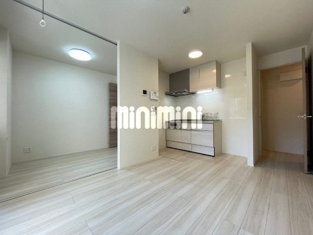 ����20