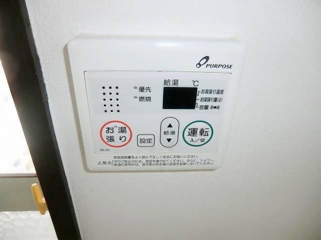 ����12