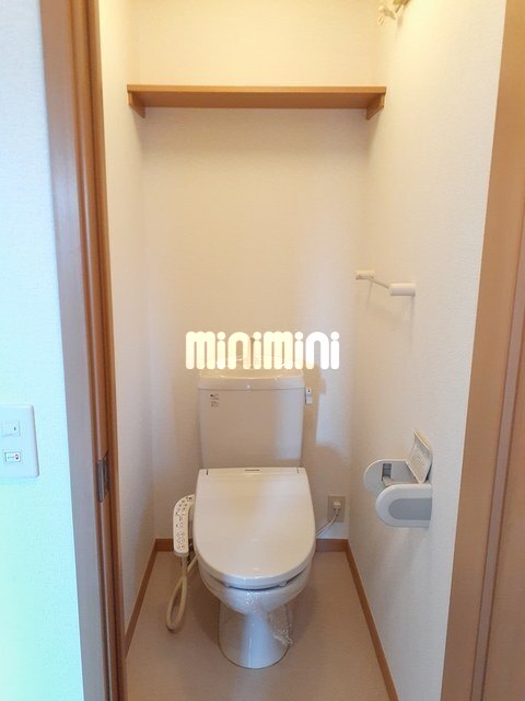 ����4