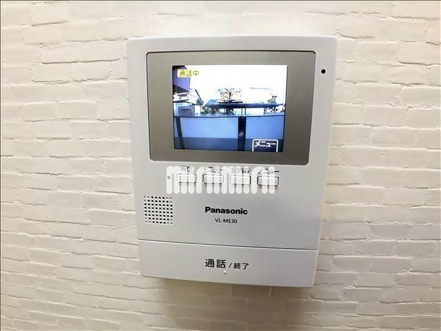 ����12