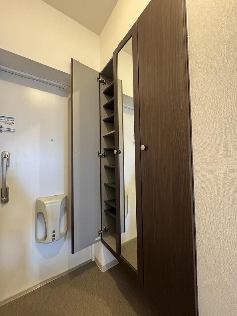 ����8