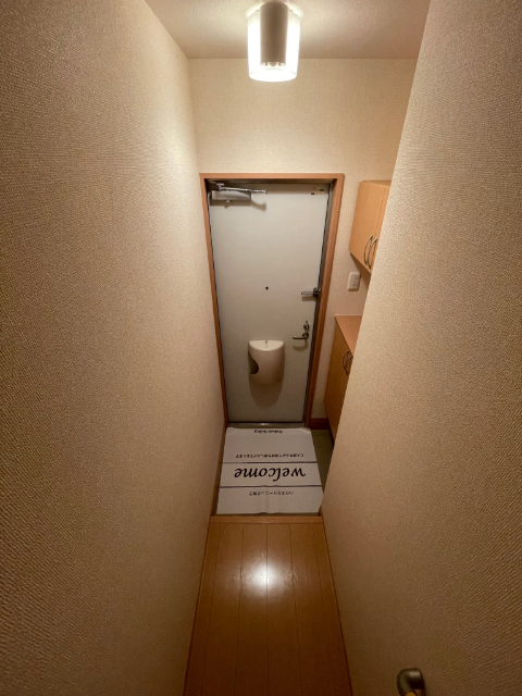 ����8