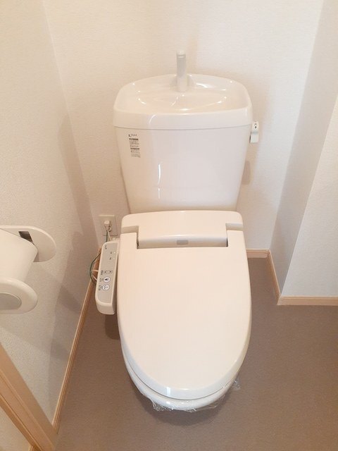 ����4