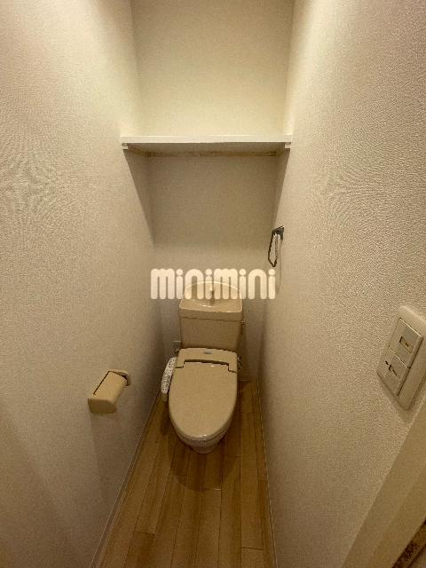����3