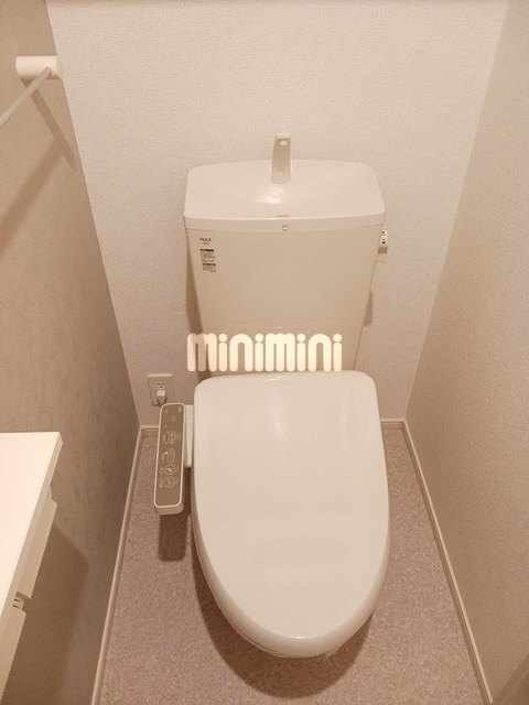 ����4