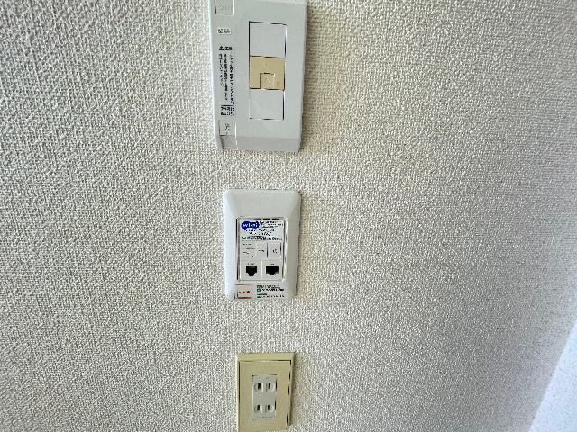 ����13