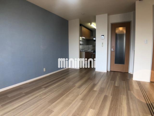 ����16