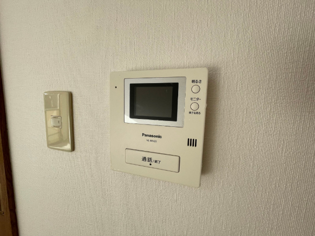 ����10