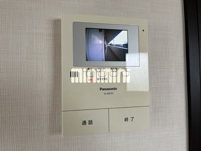 ����10