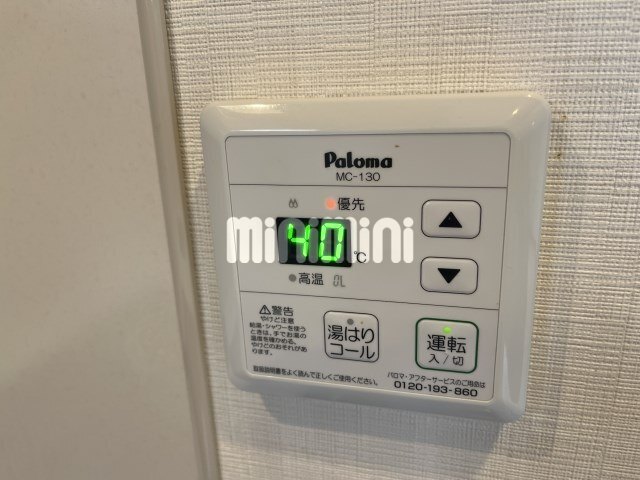 ����12