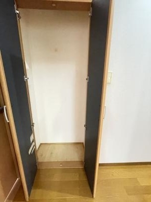 ����20