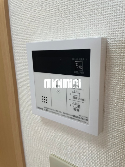 ����12