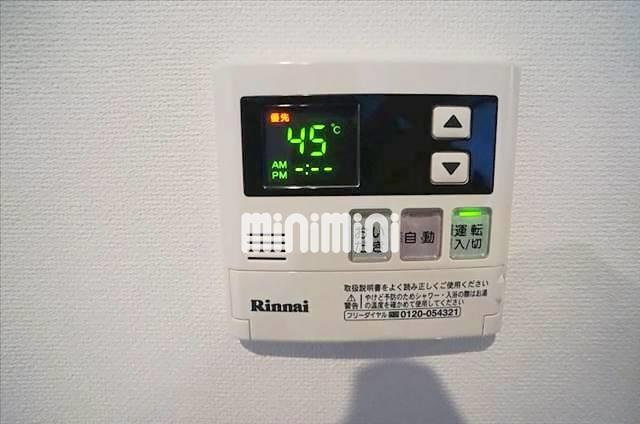 ����12