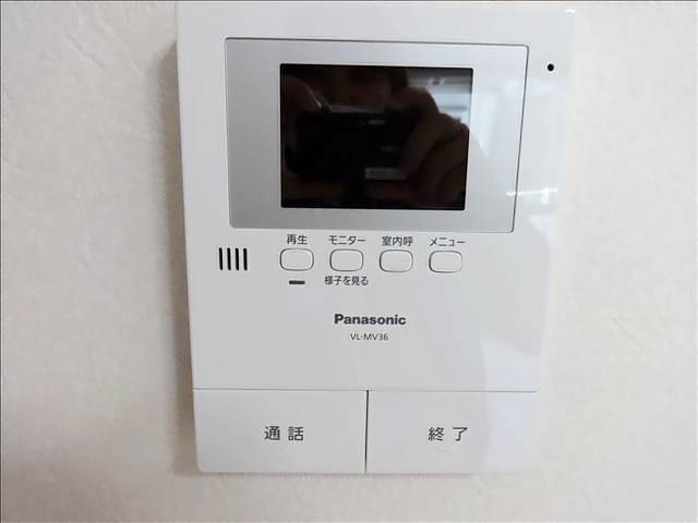 ����9