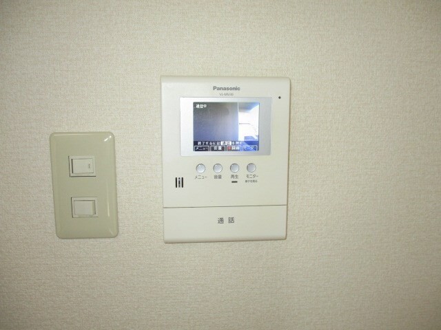 ����10