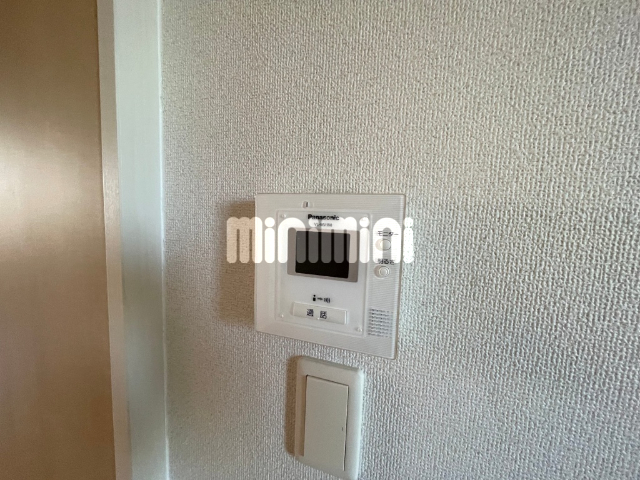 ����11