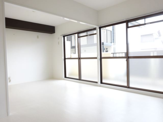 ����5