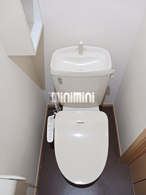 ����4