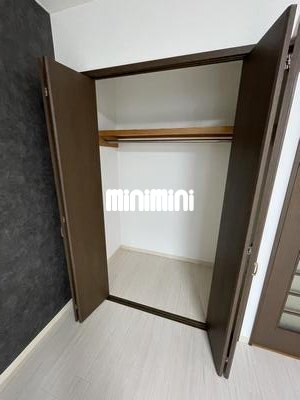 ����7