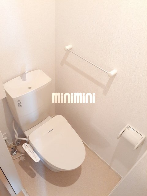 ����4