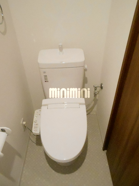 ����4