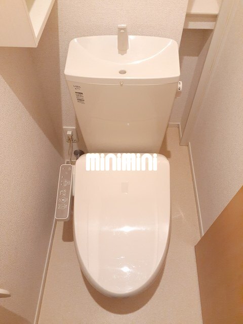 ����4