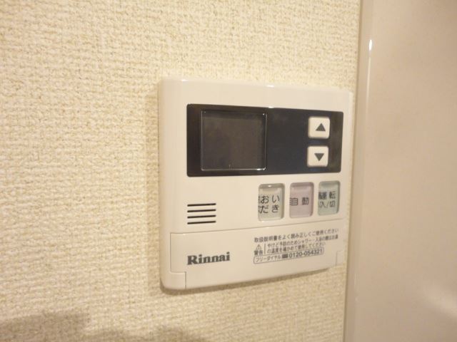 ����20