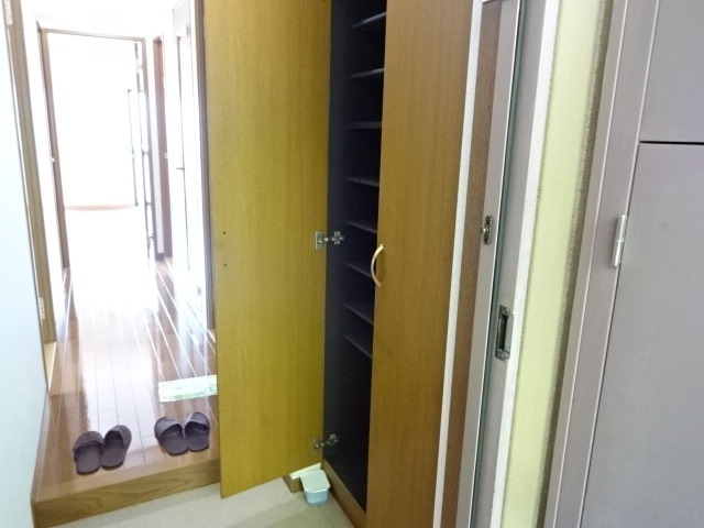 ����11