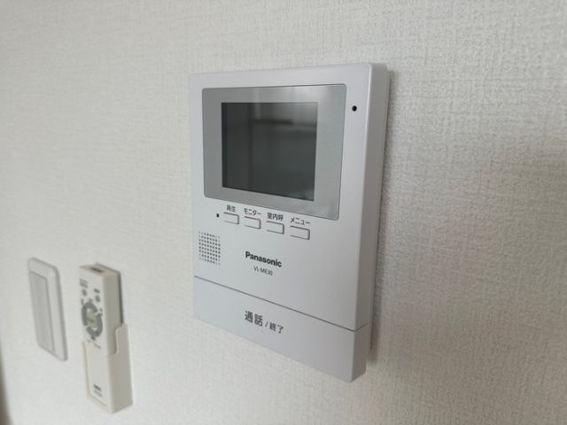 ����11