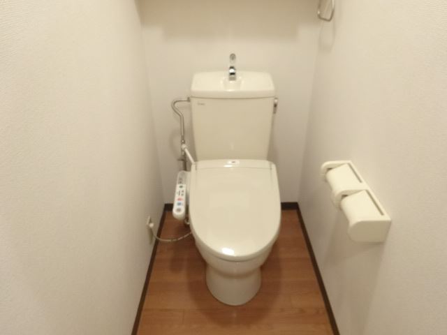 ����9