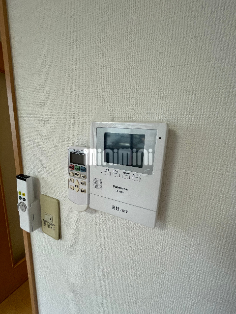 ����10
