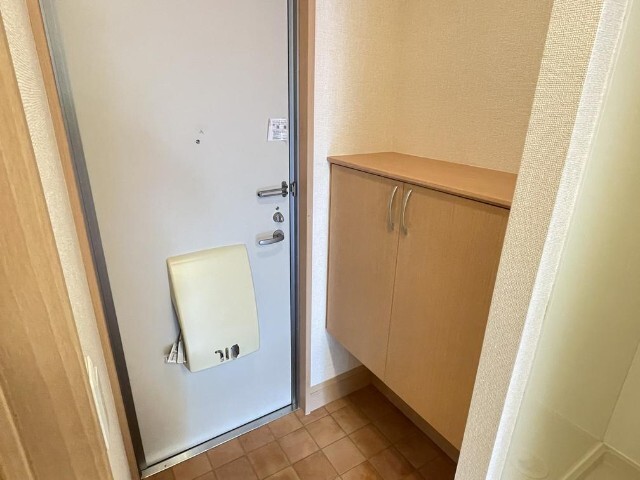 ����8