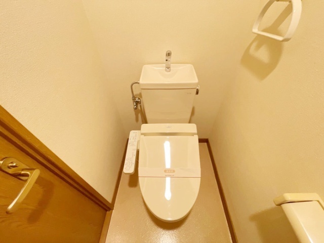 ����8