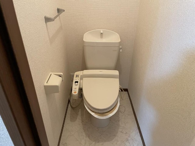 ����8