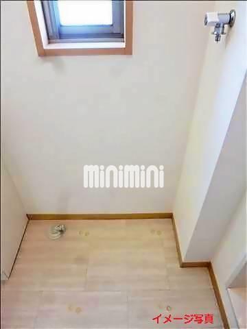 ����15