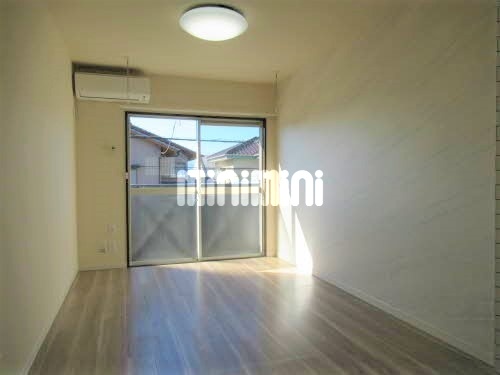 ����13