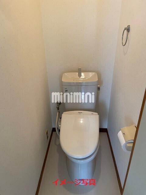 ����9