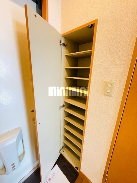 ����21