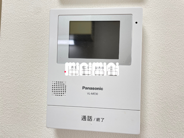 ����12
