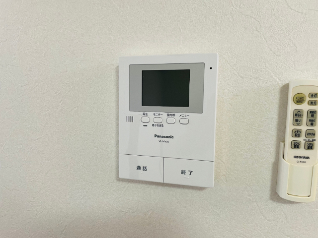 ����10