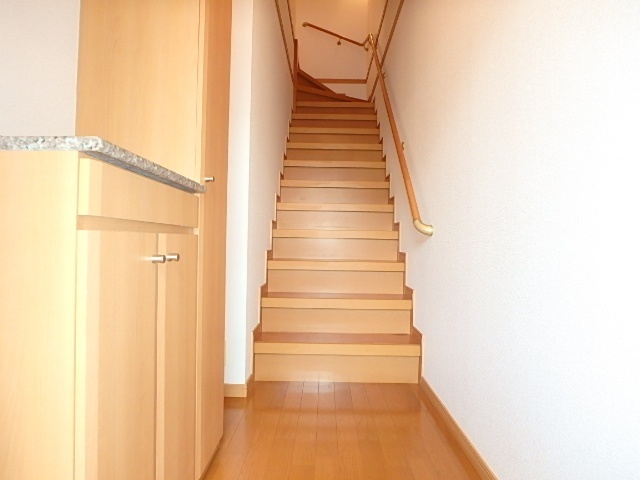 ����9