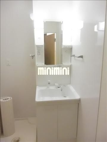 ����8