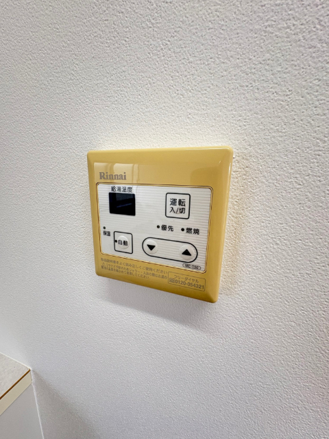 ����21