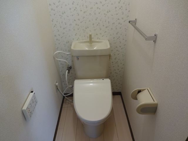 ����8