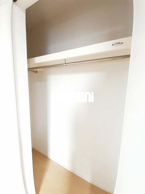 ����4