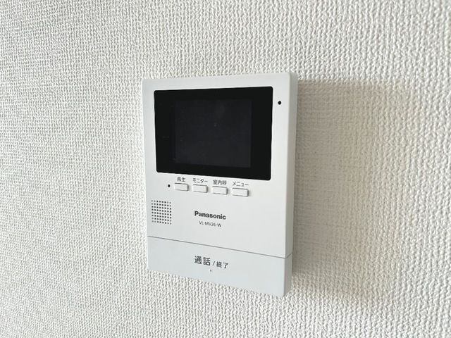 ����9