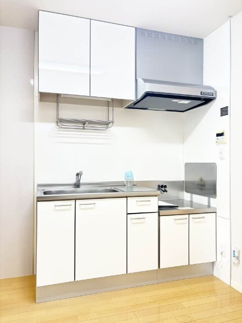 ����3